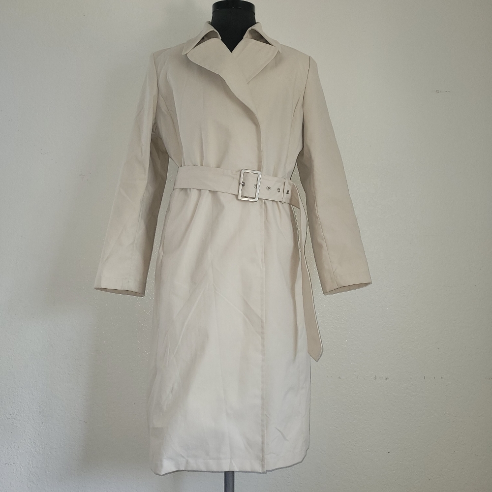 Banana Republic Cream Trench Coat with Belt